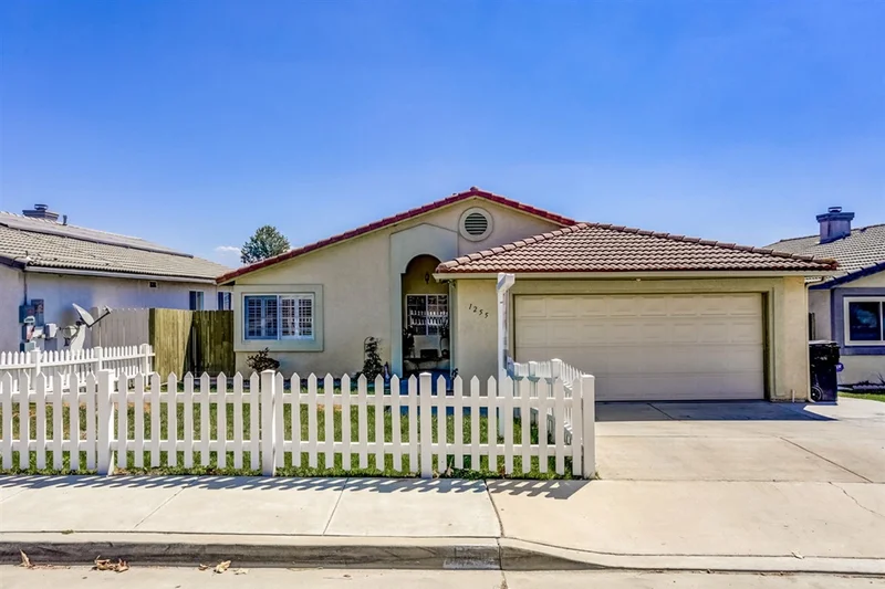 1255 Glencoe Dr, San Diego, CA 92114