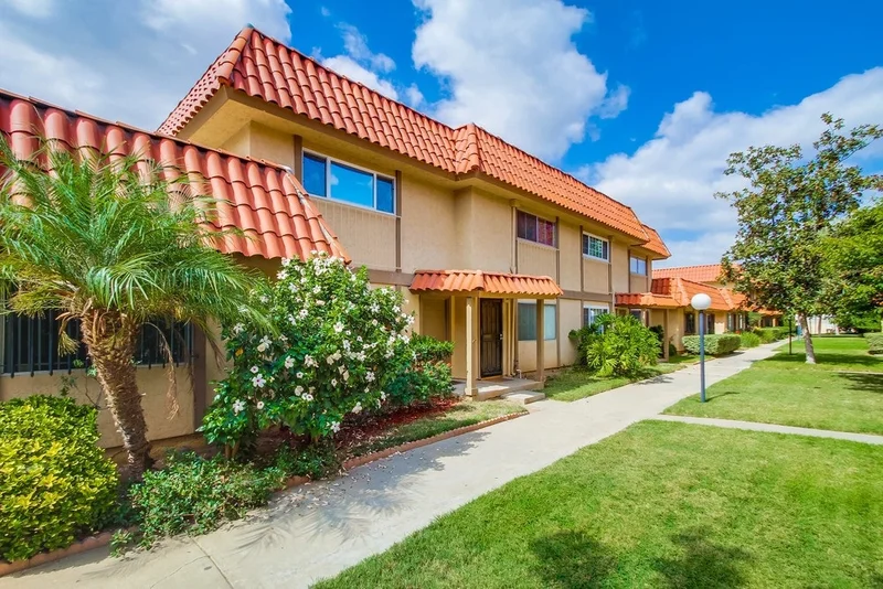 911 N Fig St #B, Escondido, CA 92026