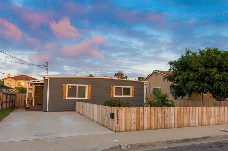 1127 12th St, Imperial Beach, CA 91932