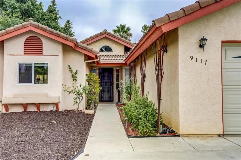 9117 Fonteyn Ct, Santee, CA 92071