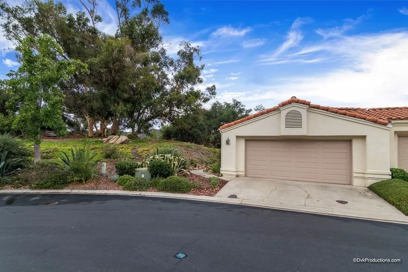 8981 Circle R View Lane, Escondido, CA 92026