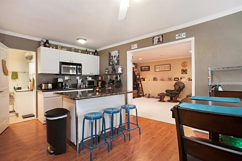 1021 Scott #101, San Diego, CA 92106