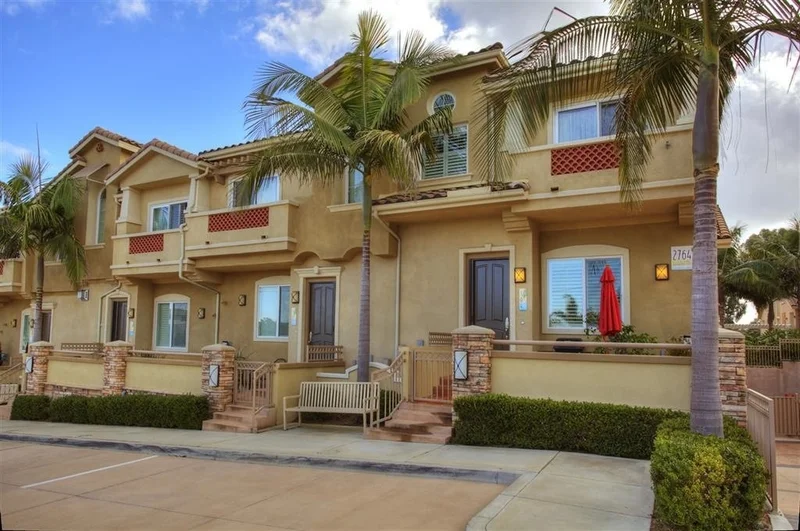 2764 Carlsbad Blvd #104, Carlsbad, CA 92008