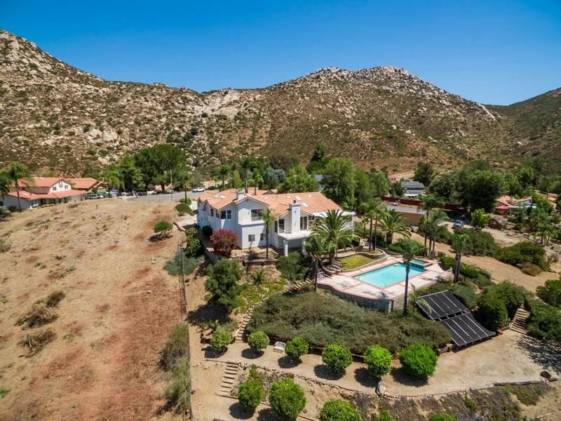 25711 Caryn Ct, Ramona, CA 92065