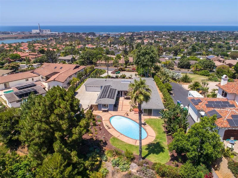4210 Skyline Rd, Carlsbad, CA 92008
