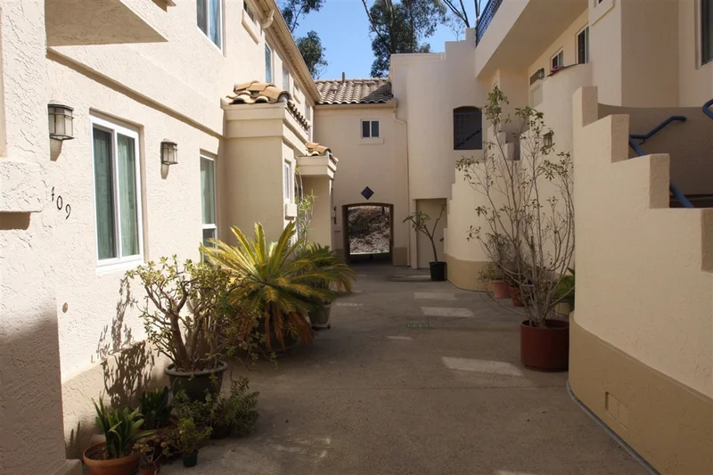 6161 Calle Mariselda #410, San Diego, CA 92124