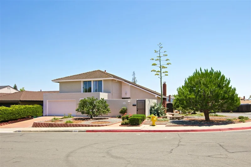 8805 Whiteport Ln, San Diego, CA 92119