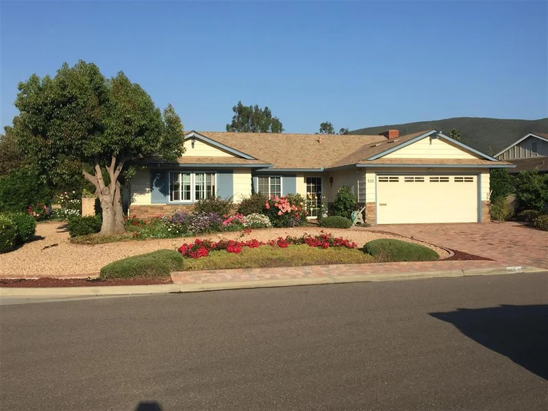 1005 La Reina Dr, San Marcos, CA 92078