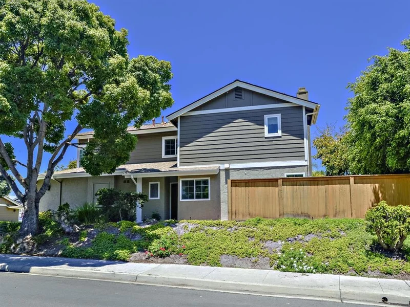 2943 Lexington Cir, Carlsbad, CA 92010