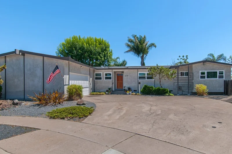 2270 Royale Crescent Ct, San Diego, CA 92123