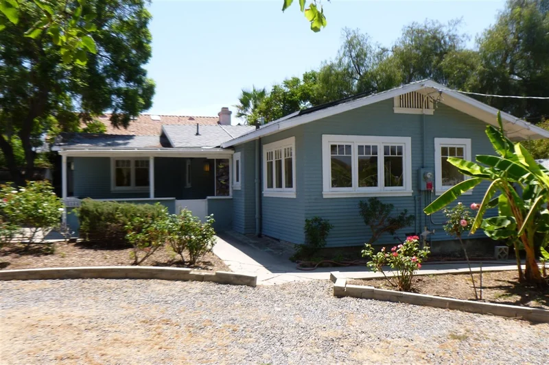 8644 Valencia St, Spring Valley, CA 91977