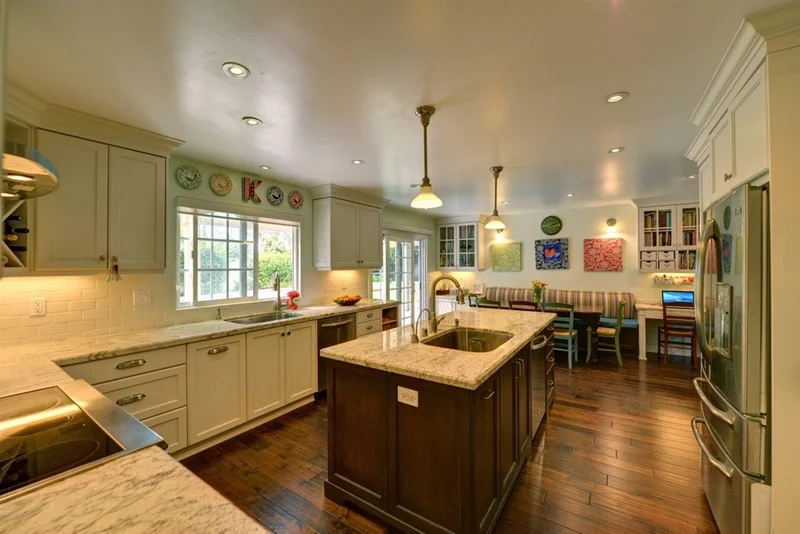 8720 Cliffridge Ave, La Jolla, CA 92037