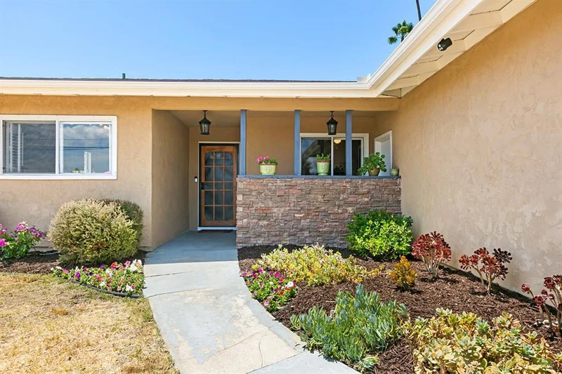 4510 Seminole Dr., San Diego, CA 92115