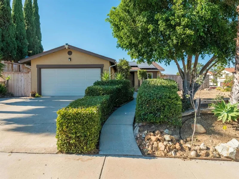 8974 Corte Pozos, Spring Valley, CA 91977