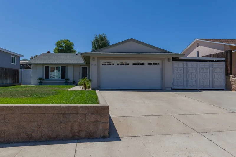 10126 Waynecrest Ln, Santee, CA 92071