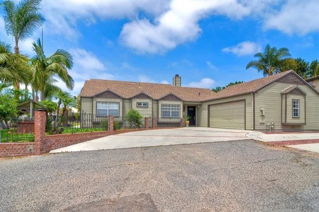 891 Ruby Dr, Vista, CA 92083