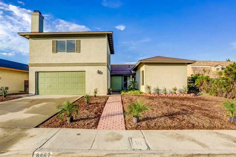 8667 Robles, San Diego, CA 92119
