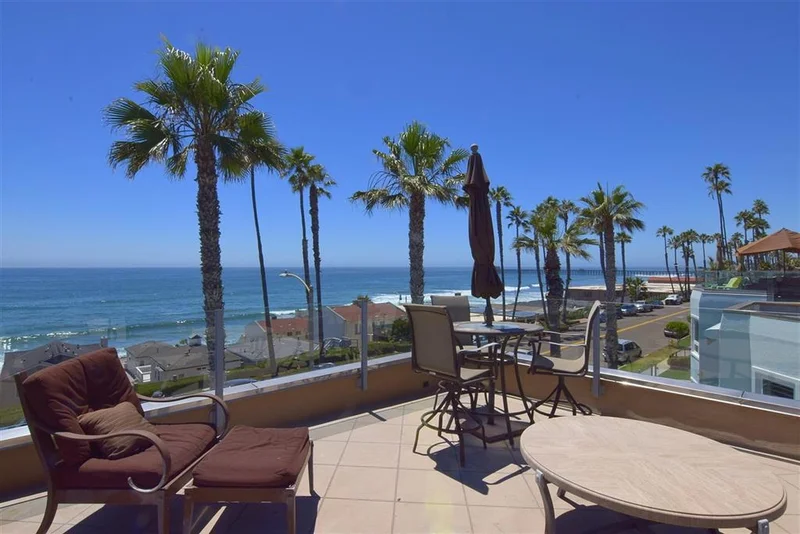 512 Pacific St, Oceanside, CA 92054