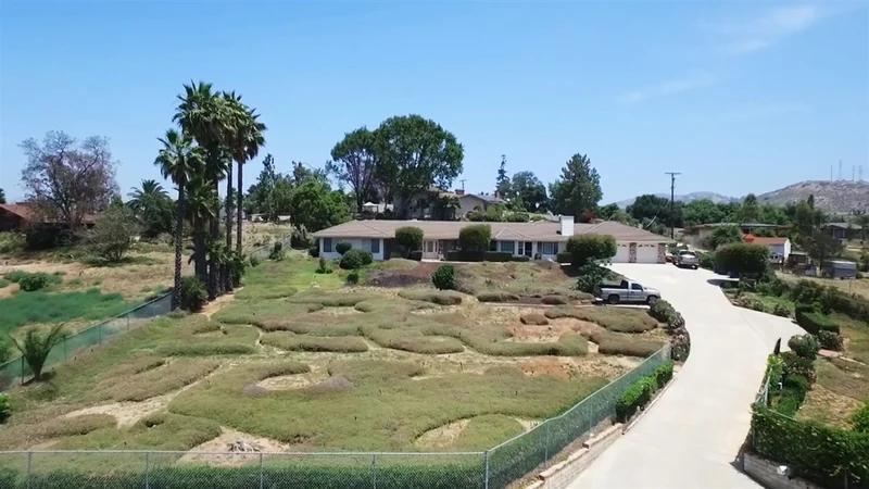 2262 Dehesa Rd., El Cajon, CA 92019