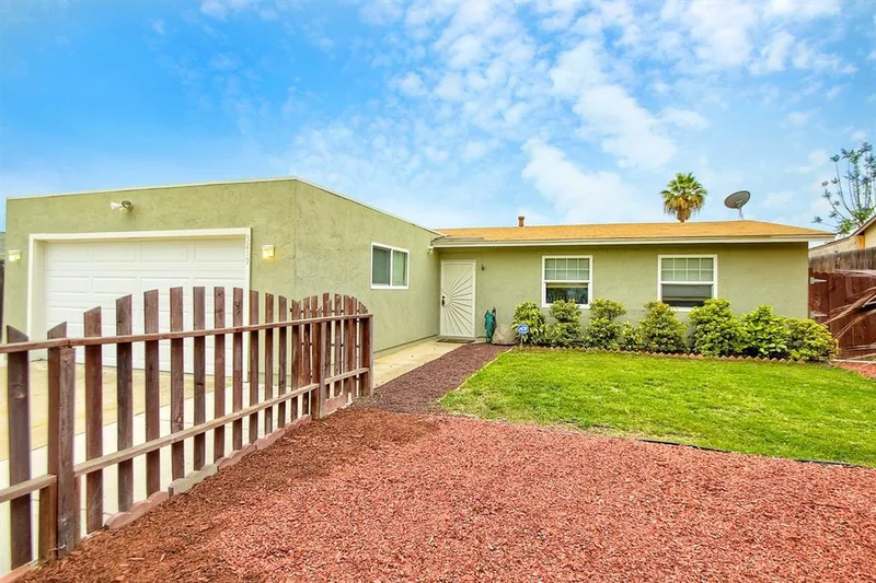 5219 Leon St, Oceanside, CA 92057