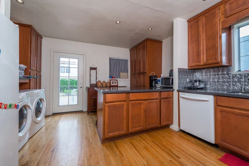 4343 42nd St, San Diego, CA 92105