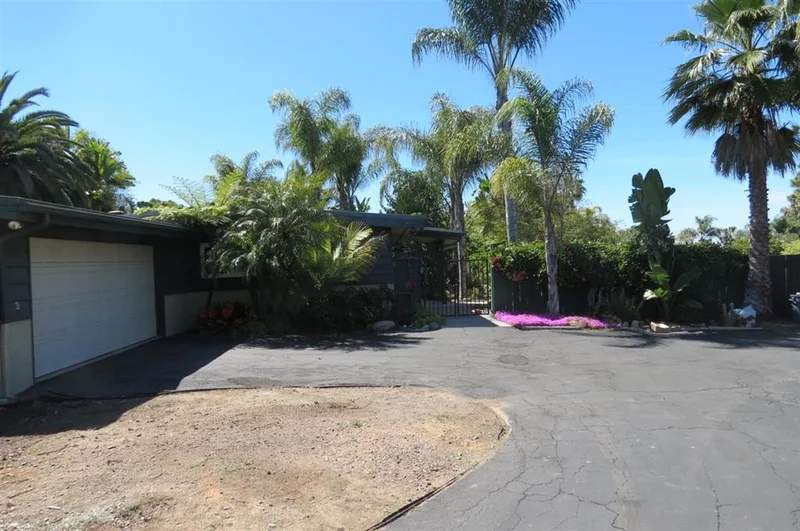 1165 Sunset Dr., Vista, CA 92081