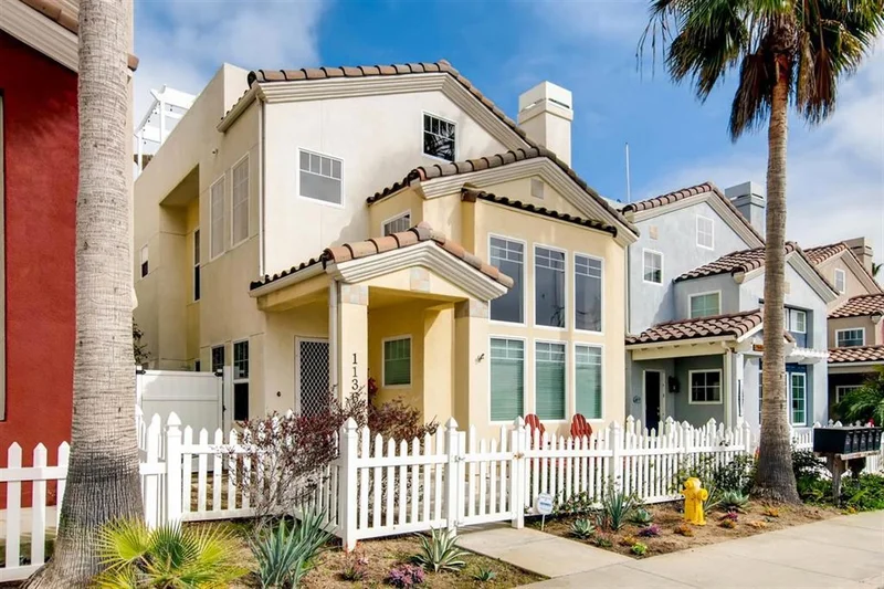 1136 Cleveland St, Oceanside, CA 92054