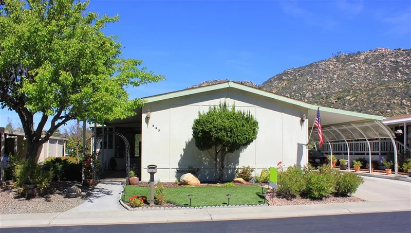 8975 Lawrence Welk #Spc 387, Escondido, CA 92026