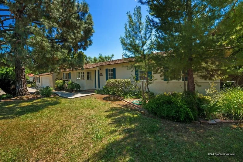 10225 Fuerte Dr, La Mesa, CA 91941