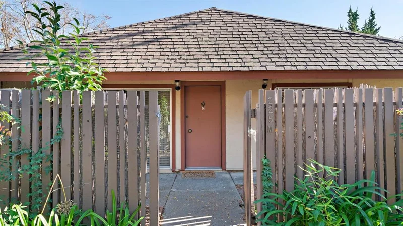 225 Red Oak W #M, Sunnyvale, CA 94086