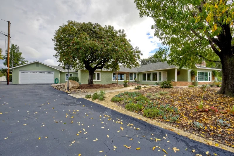 2986 Mary Lane, Escondido, CA 92025