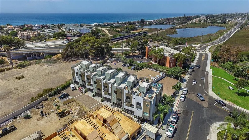 2577 State St., Carlsbad, CA 92008