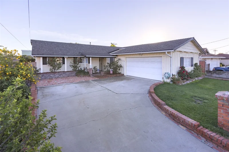6177 Charing St, San Diego, CA 92117
