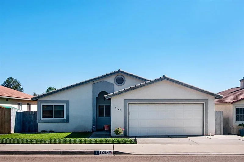 1247 Glencoe Dr., San Diego, CA 92114