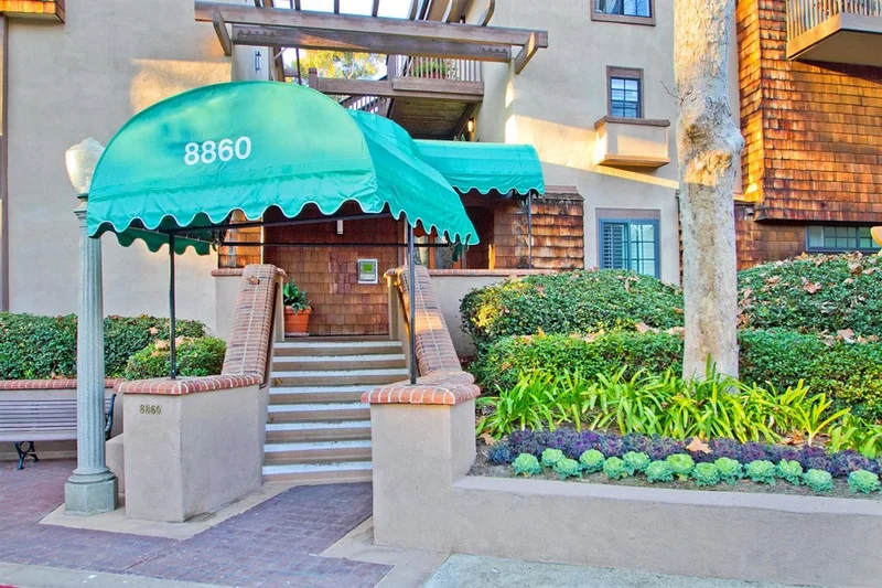 8860 Villa La Jolla Drive #108, La Jolla, CA 92037