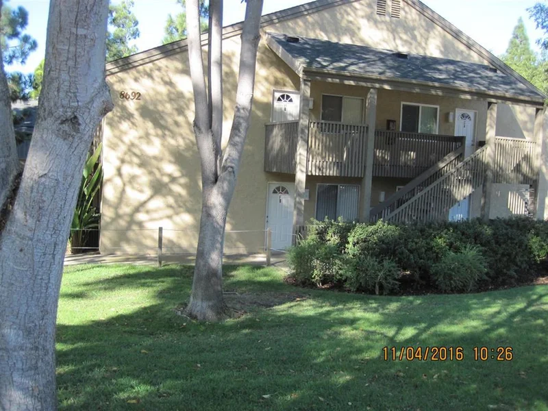8692 Via Mallorca #F, La Jolla, CA 92037