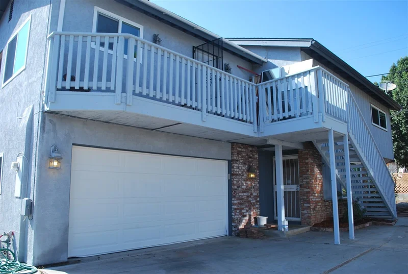 860 Smith Drive, Vista, CA 92084