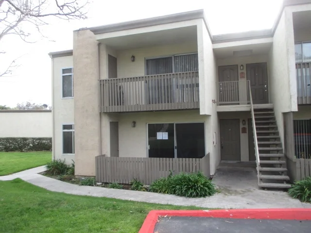 432 Edgehill Ln #13, Oceanside, CA 92054