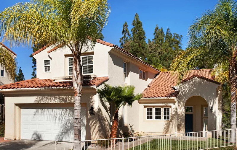 10184 California Waters Dr, Spring Valley, CA 91977