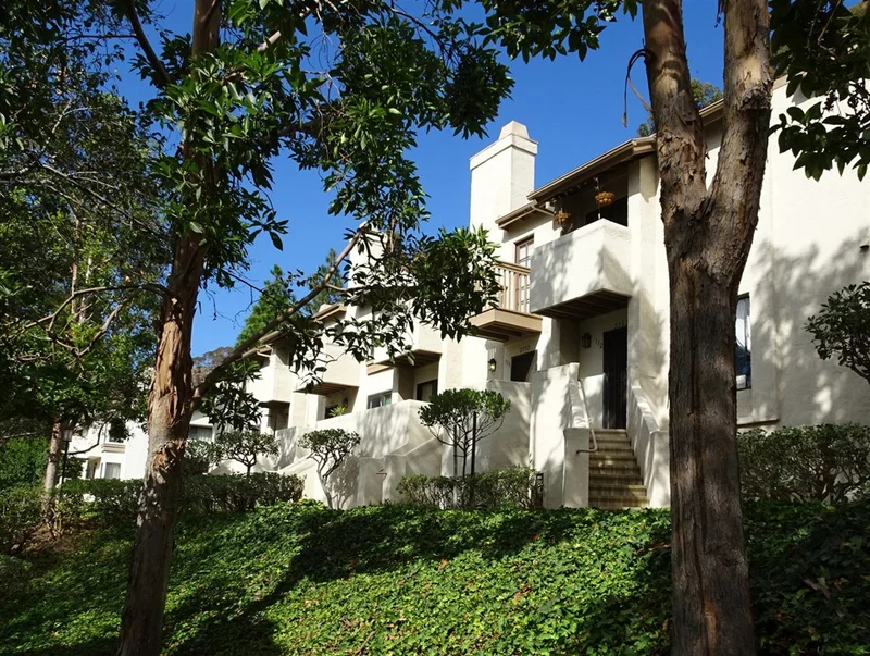 2752 Ariane Dr #115, San Diego, CA 92117