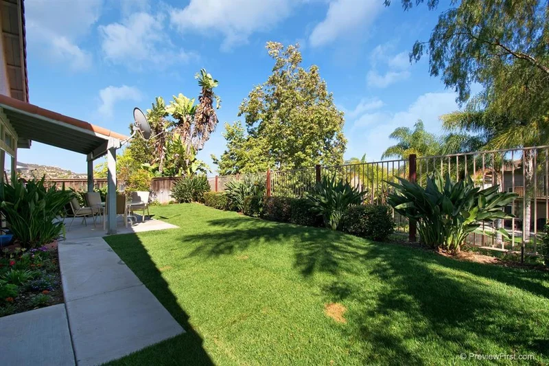 2245 Bear Rock Glen, Escondido, CA 92026
