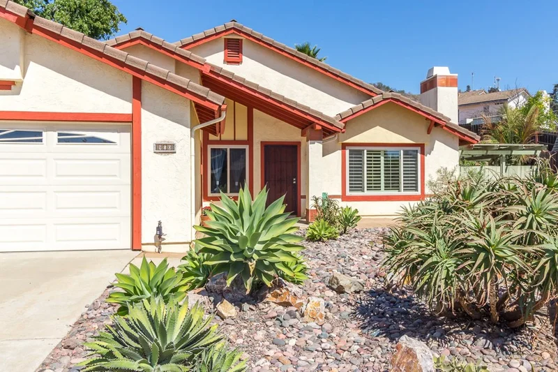 910 Jacaranda Pl, Escondido, CA 92026
