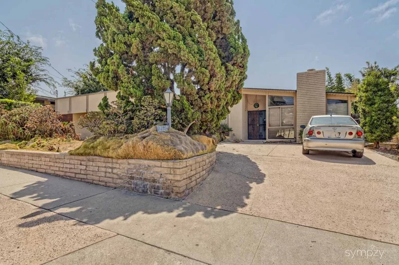2527 San Joaquin Ct, San Diego, CA 92109