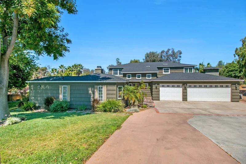 11350 Valle Vista Road, Lakeside, CA 92040