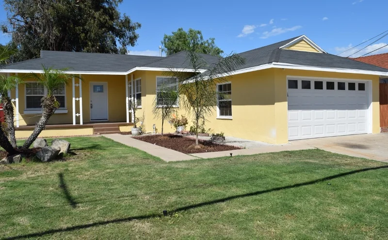 5156 Cervantes Ave, San Diego, CA 92114