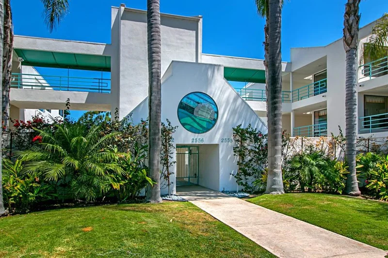 2558 Navarra Drive #F, Carlsbad, CA 92009