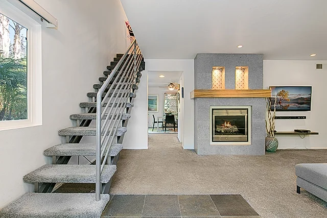 4576 Cove Dr #C, Carlsbad, CA 92008