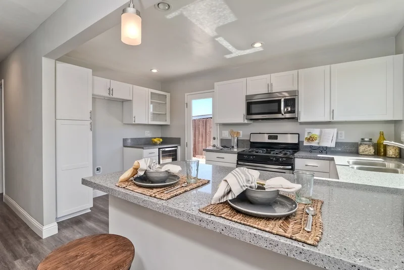 4664 Cheshire St, San Diego, CA 92117