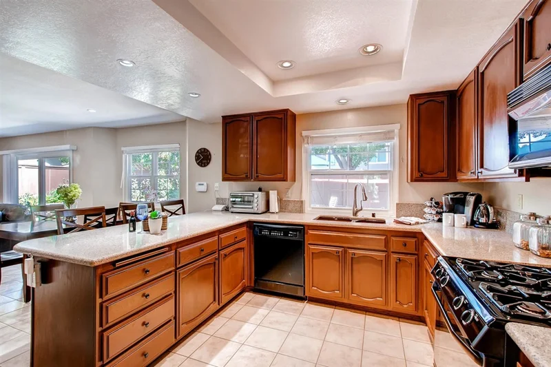 9048 Meadowrun Place, San Diego, CA 92129