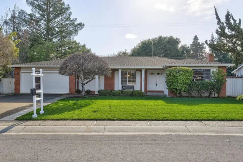 1032 Dartmouth, Los Altos, CA 94024